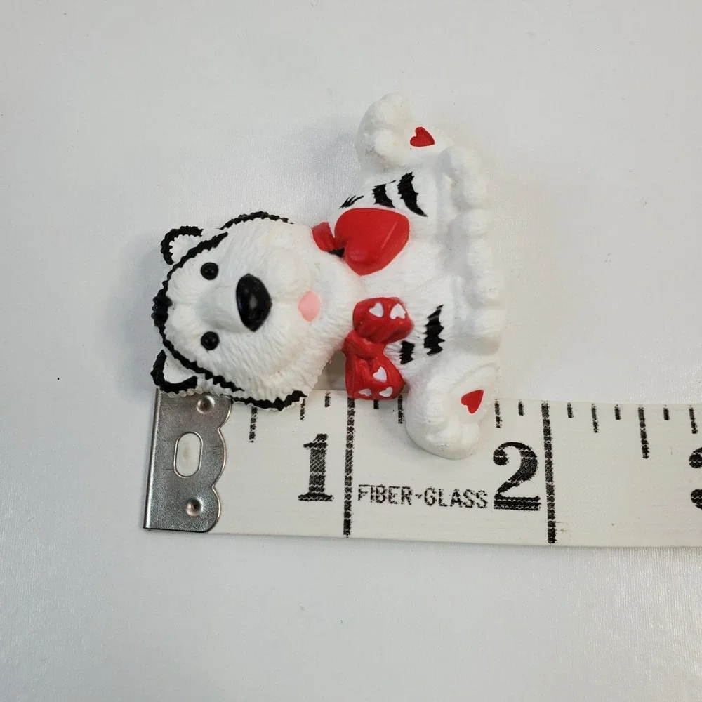 Vintage Hallmark Pin Valentines Tiger Cat Heart Bow White Black 1995 Brooch